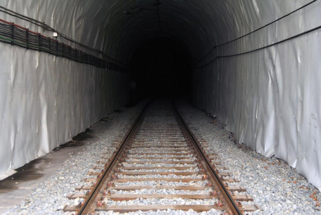 中国最长铁路线车次_中国铁路最长隧道排名_中国最长的铁路车次
